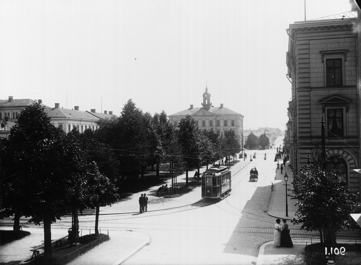 Norra Kungsgatan vid hörnat av Nygatan, 1912.
