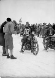 Bil- og motorsykkelløp på Lianvannet