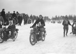 Bil- og motorsykkelløp på Lianvannet