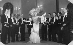 Wenche Foss i "Den glade enke".