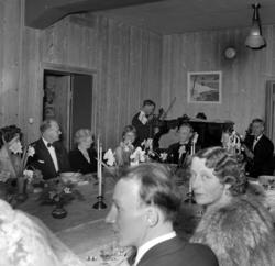 Fra festbordet under et bryllup. Bildet er registrert på nav