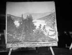 Maleri på staffeli, stor fossende elv