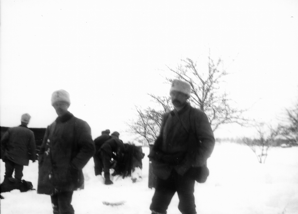 Landstormsbild från 1914. Förläggning och militärer.