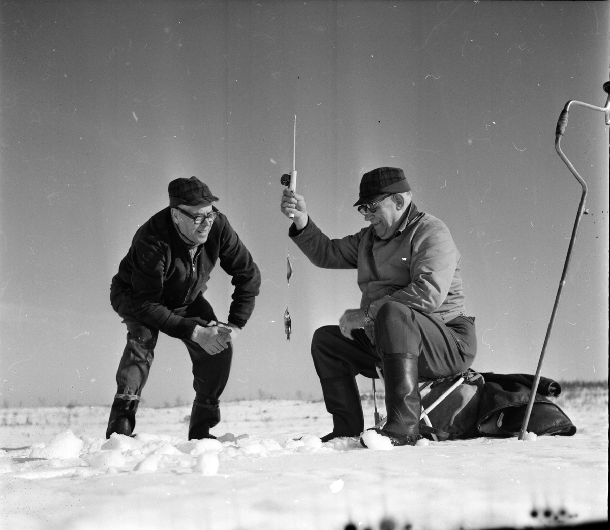 Fiske på Helsen,
P.W.H. Edvard Åkerlund, Lindor Enström,
Söderhamn,
13 Mars 1965