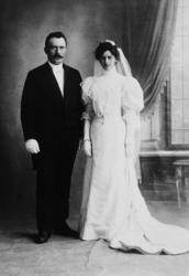 Foto av et brudepar. Hvem vi ser på bildet er ukjent, men ka