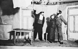 Jomsberg?. Fra v. Per S. Moen, Mosse (Ingeborg Petra) Helges