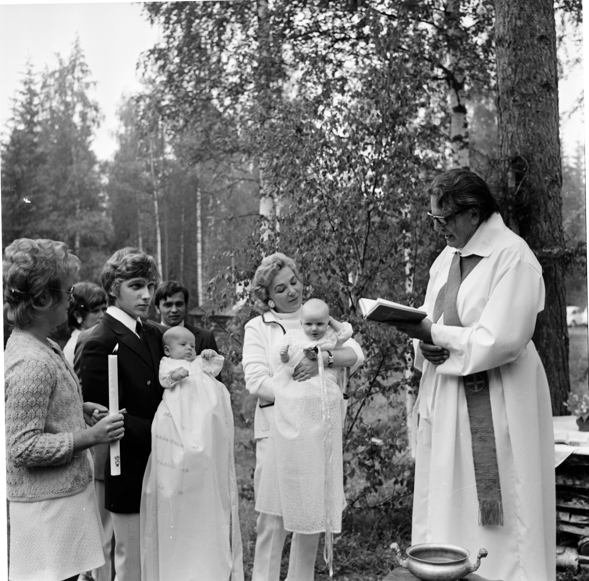Arbrå,
Gudstjänst på Änga-Nybo,
Juni 1971
