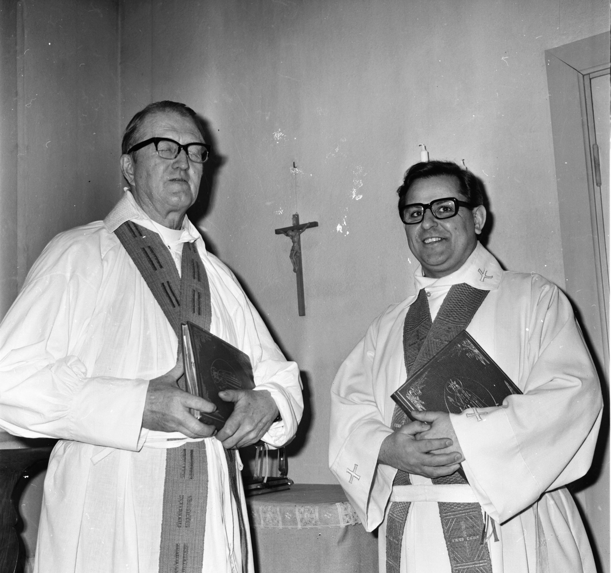 Kyrkoherden hälsas välkommen.
Februari 1973