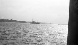 Skip i havnemiljø. Hverken skipenes eller stedets identitet 