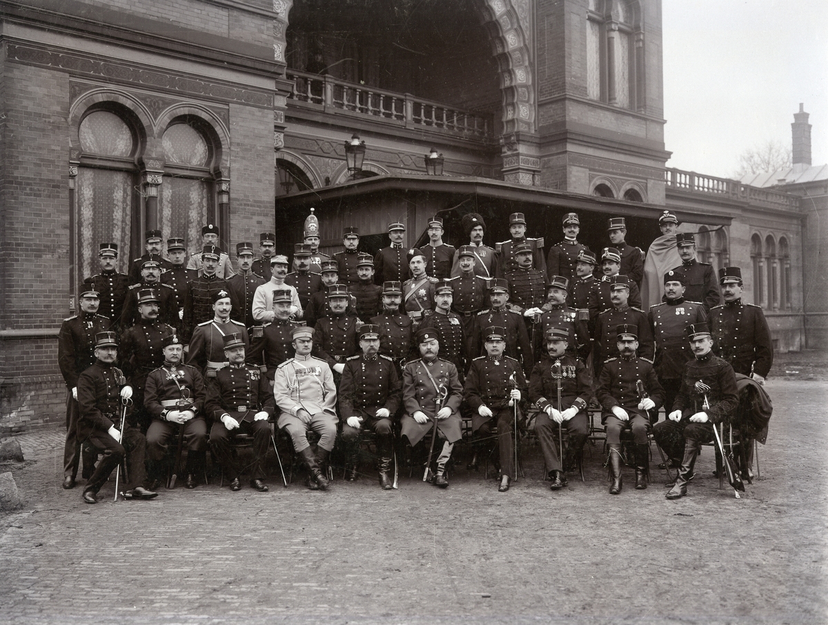 Grupporträtt av deltagare i fäktning parad 1907.
För namn, se bild nr. 2.