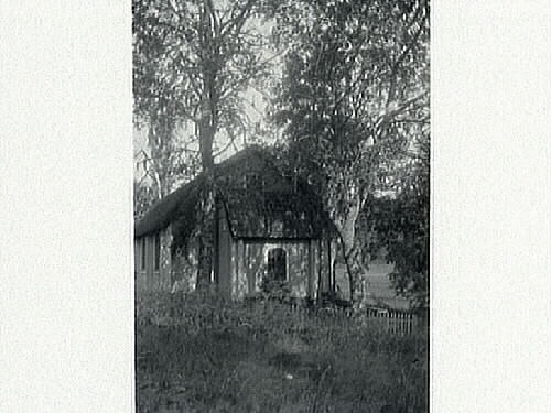 Ingarö kyrka i Uppland, exteriör sedd från korgaveln.