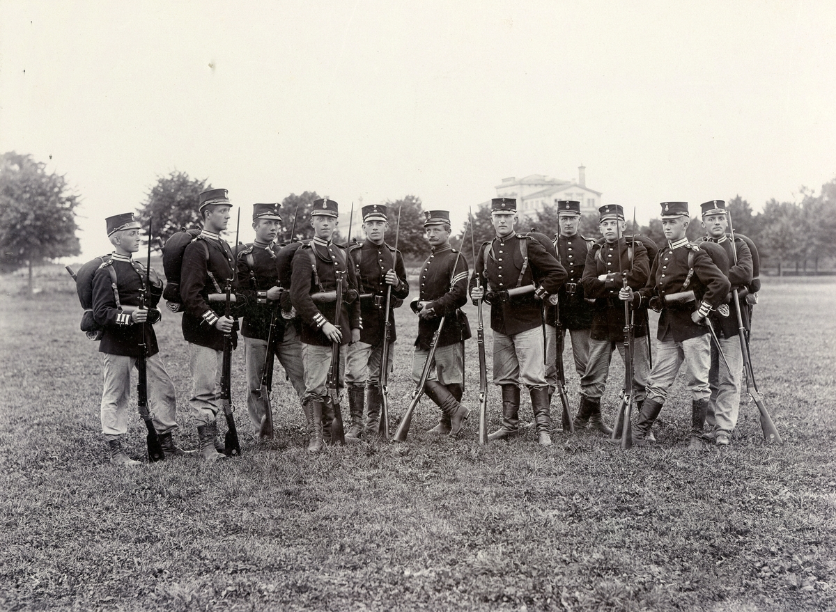 II. arméfördelningens officersvolontärer i Norrköping, sommaren 1895.
För namn, se bild nr. 3.