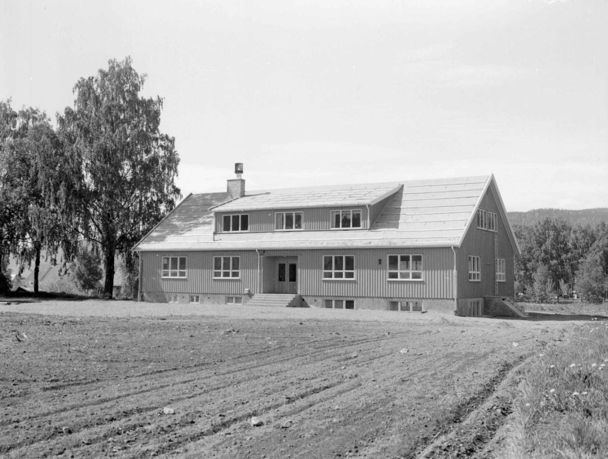 Lillehamme og Fåberg Yrkesskole, Fåberggata 152. Skolebygget sett fra øst.