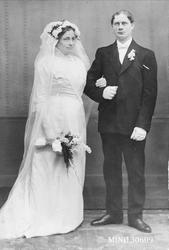 Brudebilde - Marit og Peder Rønning, gift 28. 12. 1914 i Ski