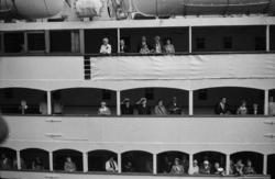 "September 1960"."Amerika folke kjem heim" .DS «Stavangerfjo