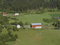 Øyer, Nord-Tretten. Bjørke gård. (Bjerkestuen eller Børkjest