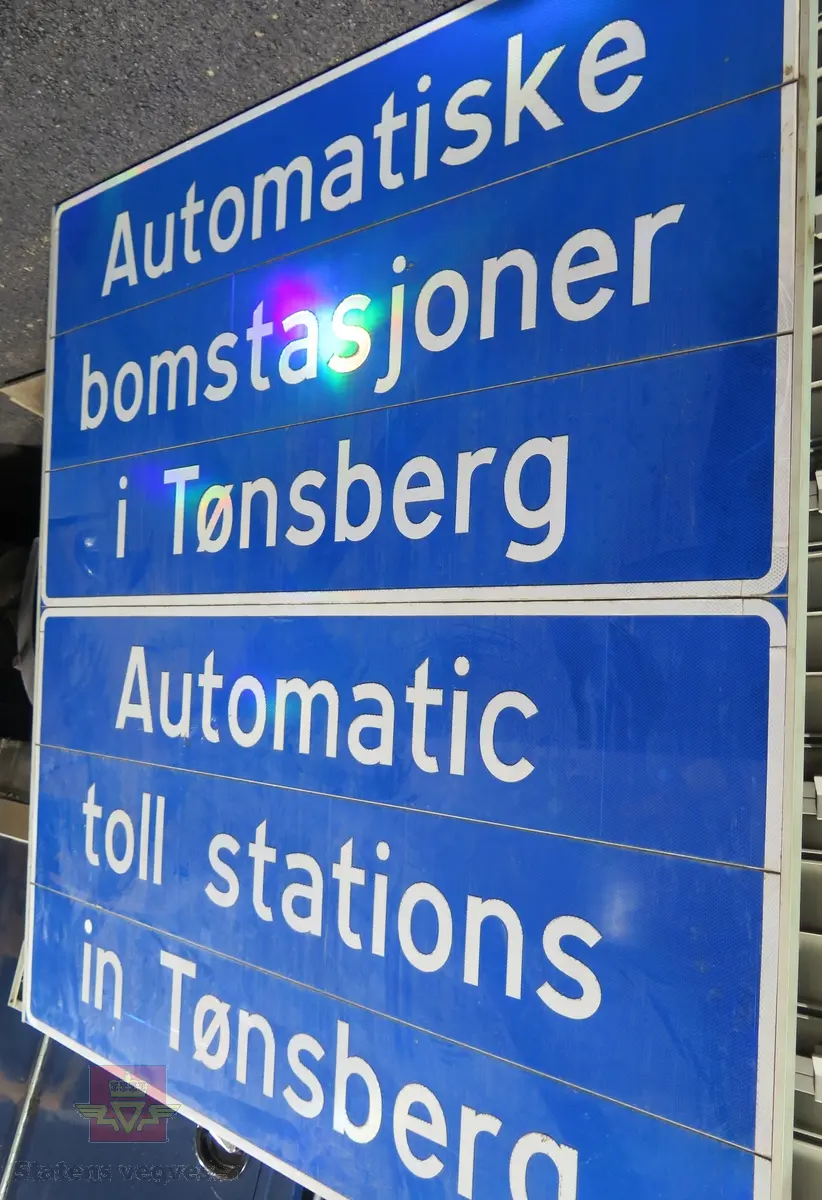 Består av en mendge deler. Hoveddeler er styringsskap, kamerautstyr, skilt og master.