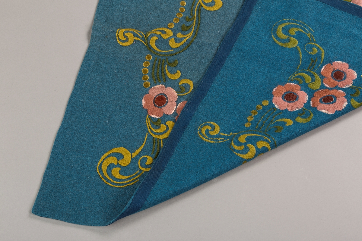 Blomster, blad og linjer