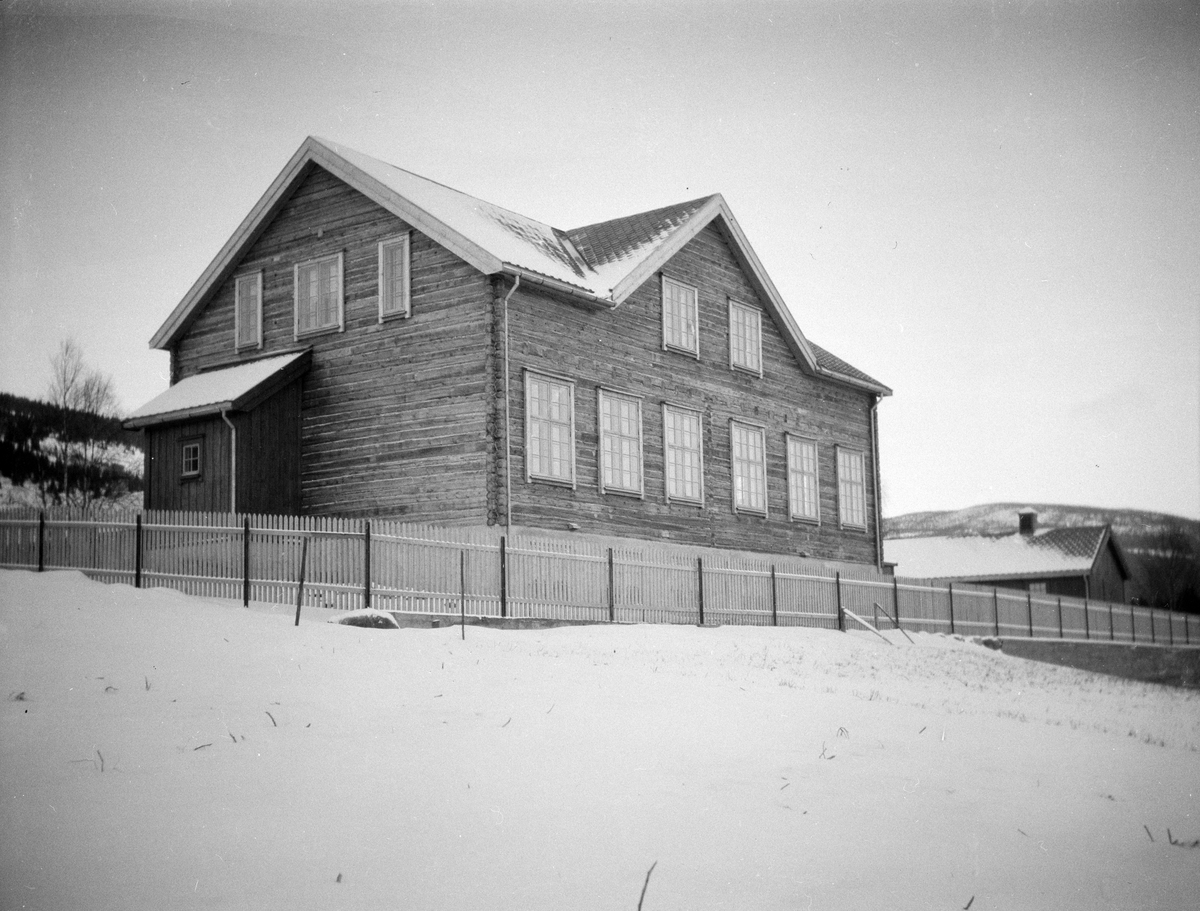 Kjønås skole, Ringebu. Bygd ferdig i 1929.