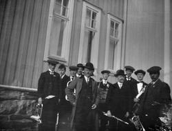 Ringebu Musikkforening med dirigent Ole Lien i midten.