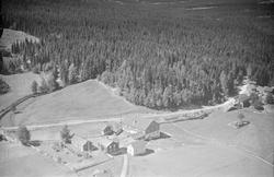 Ukjent gård ved granli, Øyer, en annen gård i nærheten,  jor