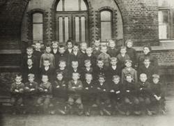 Klassebilde fra Breidablik 1899.