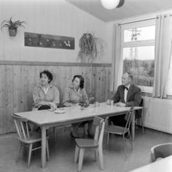 Sogn Behandlingshjem. T.h. overlege Hjalmar Wergeland, i mid