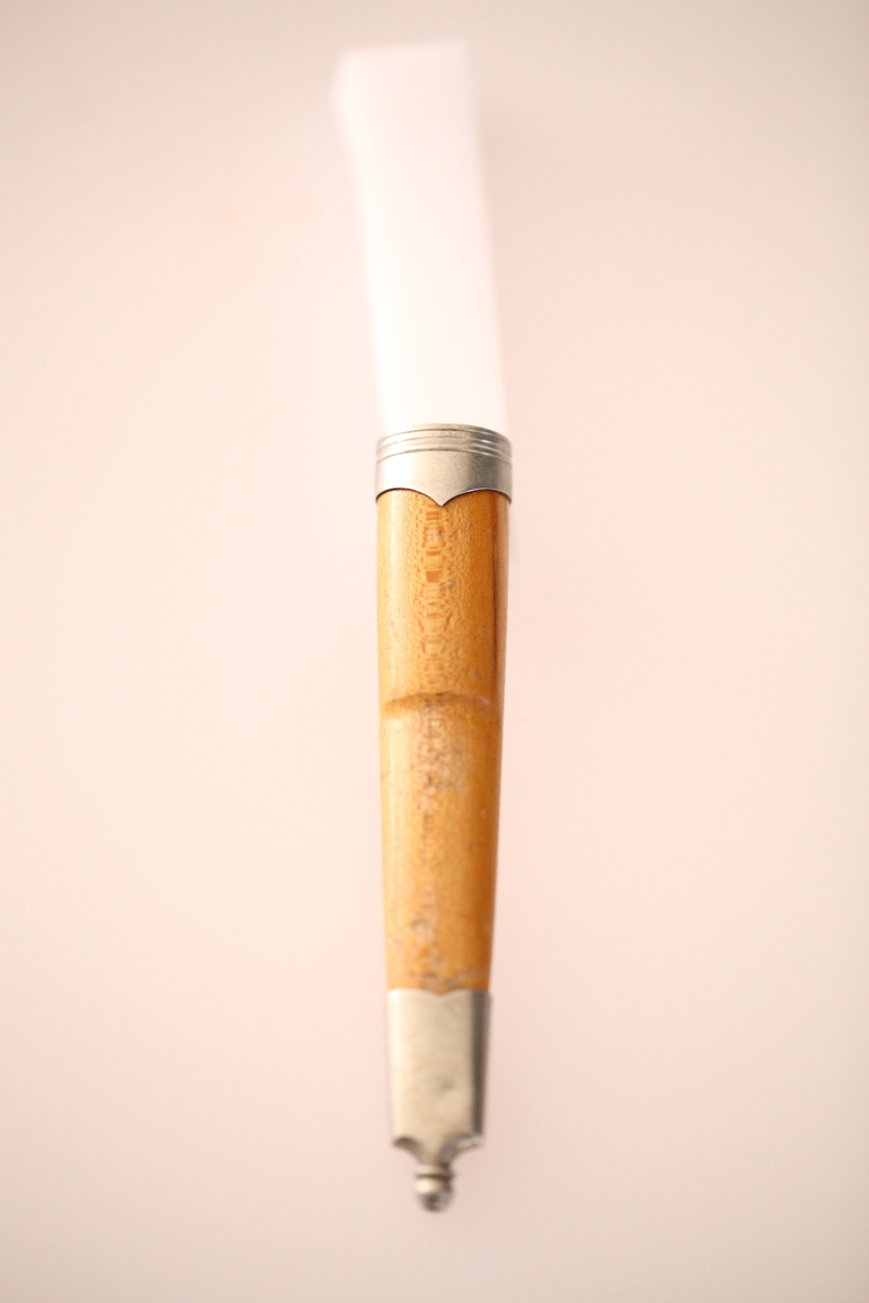 Trolig en fabrikkniv laget av TRIO fabrikker. En fabrikkjede som ble slått sammen i 1902.