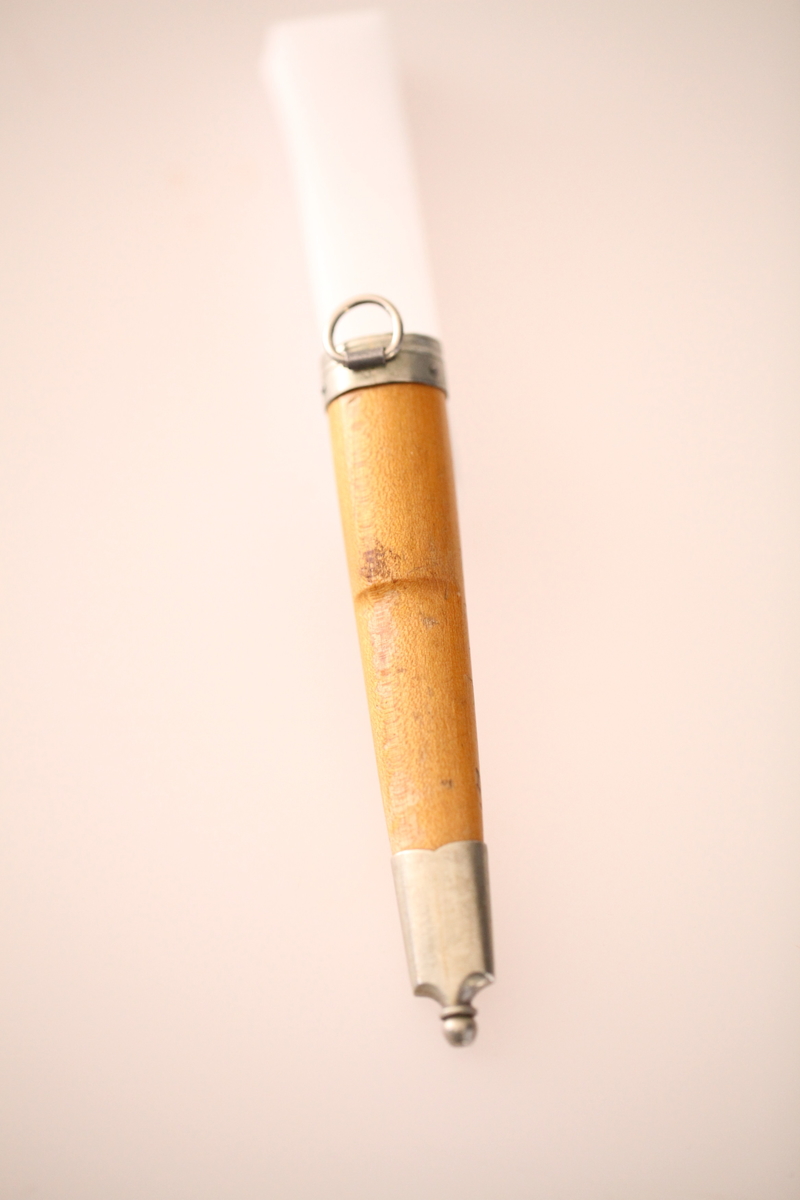 Trolig en fabrikkniv laget av TRIO fabrikker. En fabrikkjede som ble slått sammen i 1902.