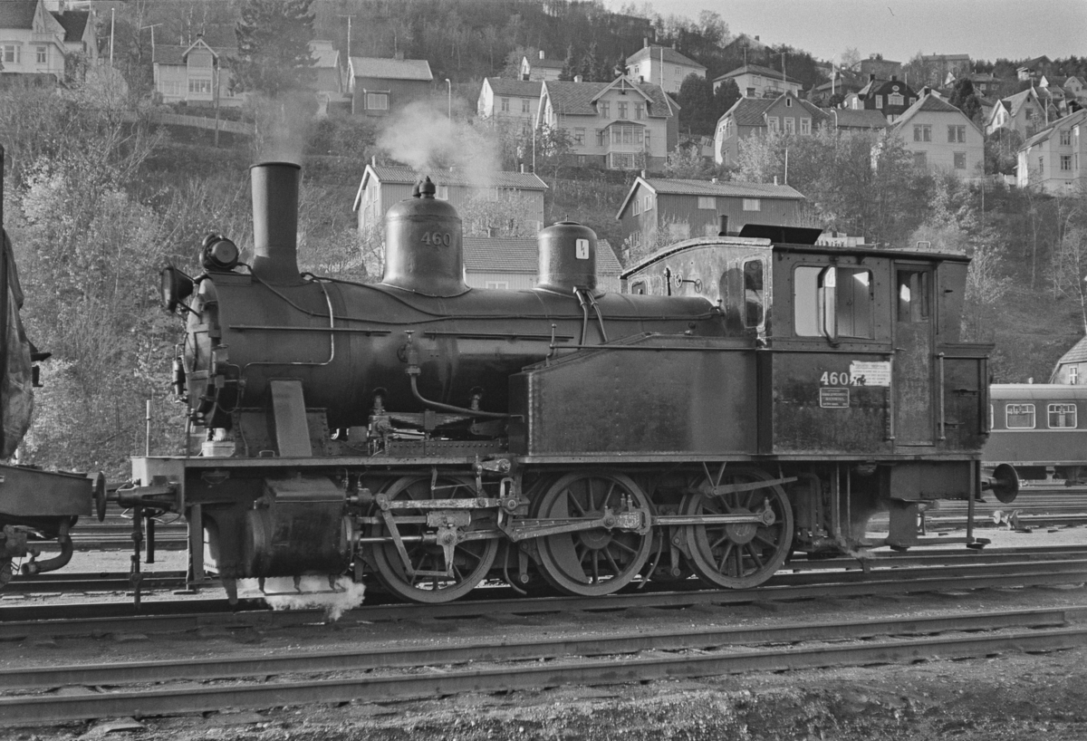 Damplokomotiv type 23b nr. 460 i skiftetjeneste på Marienborg Verksted.