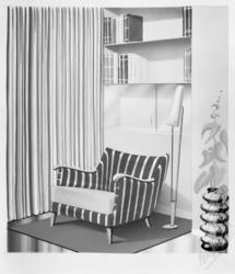 Skisse/teikning av lenestol.