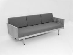 Kombinasjonsmøbel. Langbenk.