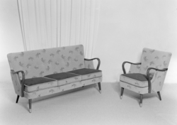 Salong. Sofagruppe med sofa og lenestol.