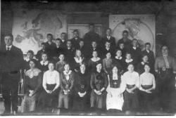 Skoleklasse fra Nord Heggdal krins1914/1915..Lærere fra Glop