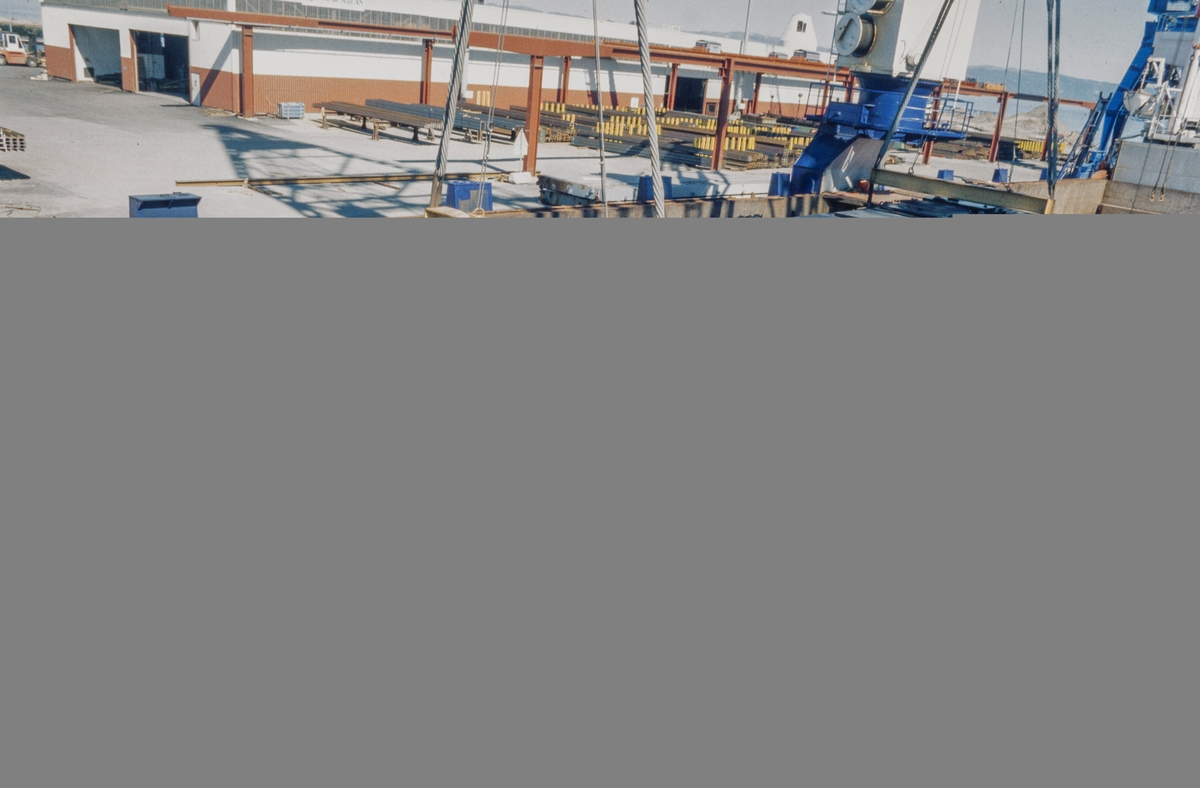 Fotoserie fra utskipningen av 11 diesellokomotiver type Di 6 i mai 1999.