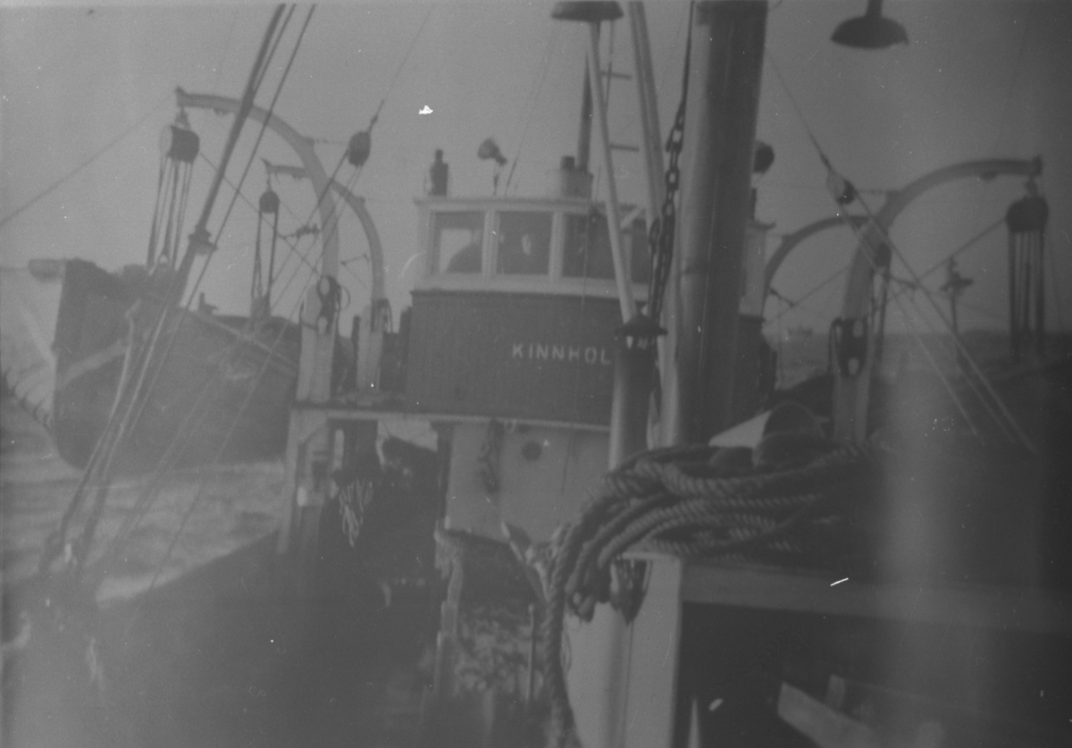 Fiskebåten M/K "Kinnholmen", av Bjarkøy, 1956.