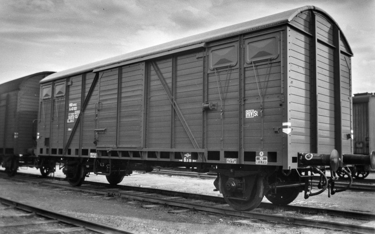 Normalsporet godsvogn type G5 nr. 43021.