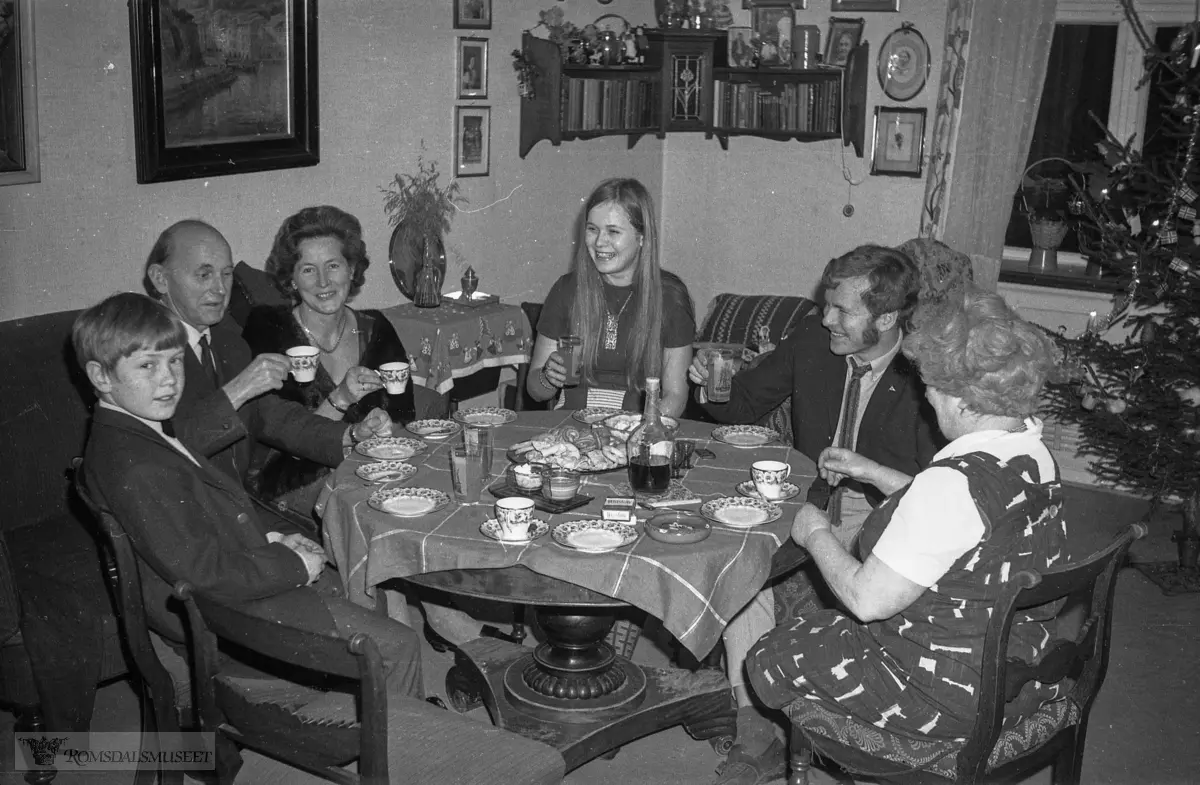 "Nyår 1972"."??? 07.01.1972" .Juleselskap hjemme hos Nils Parelius.