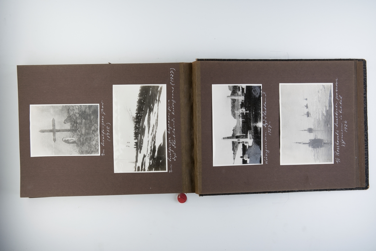 Album med 102 fotografier fra hvalfangst 1926-1929. Fotografert av Bryns foto i Sandefjord.