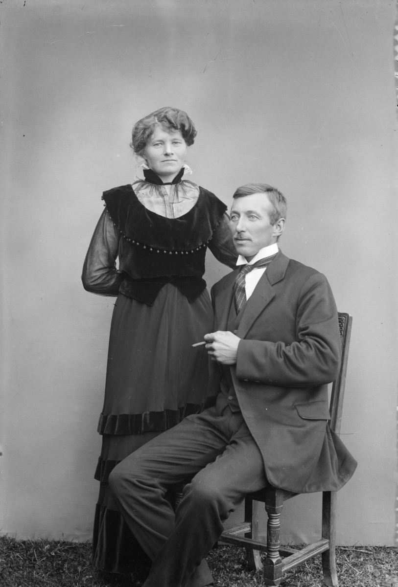 Portrett av ukjent mann og kvinne