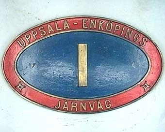 Skylt från ångloket UEJ 1
Stockholms Gasverk Nº 5 (1934)
NOHAB Nº 985

Modell/Fabrikat/typ: Blå mitt och röd kant