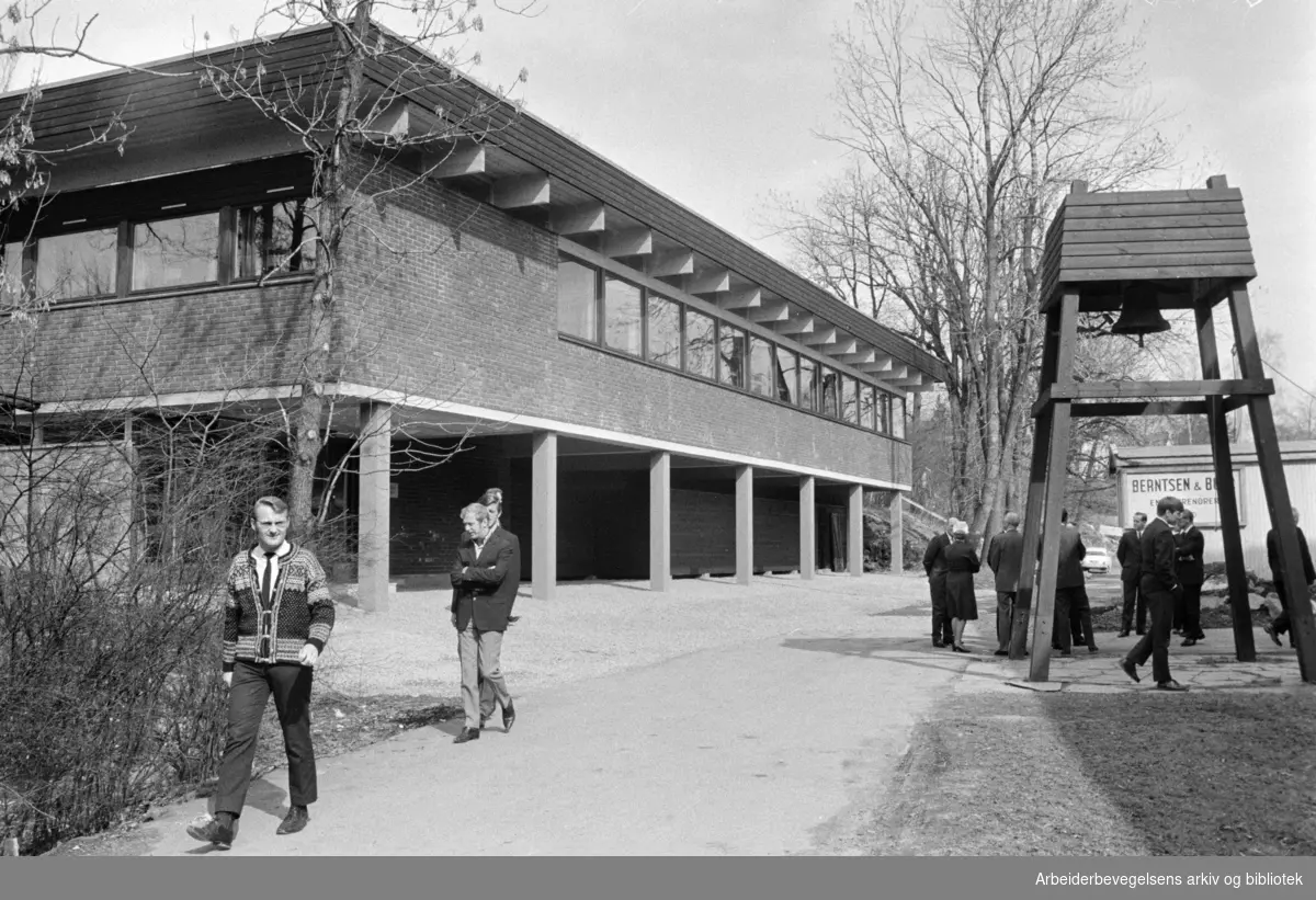 Det Norske Diakonhjemmet. Nytt skolebygg. April 1970