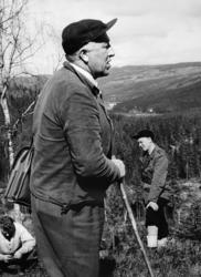«Jostein Bjørnersen, f. 1916, sjef for kommuneskogene i Trys