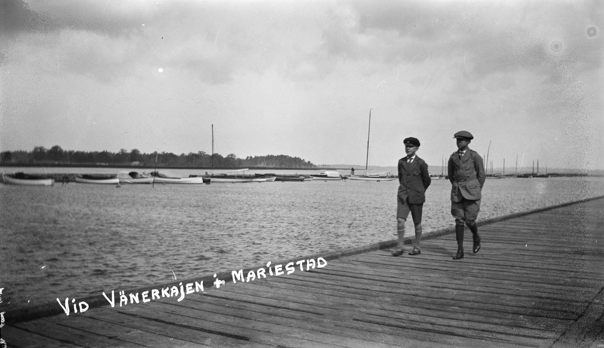 Bilsemester 1928 - "vid Vänerkajen i Mariestad"