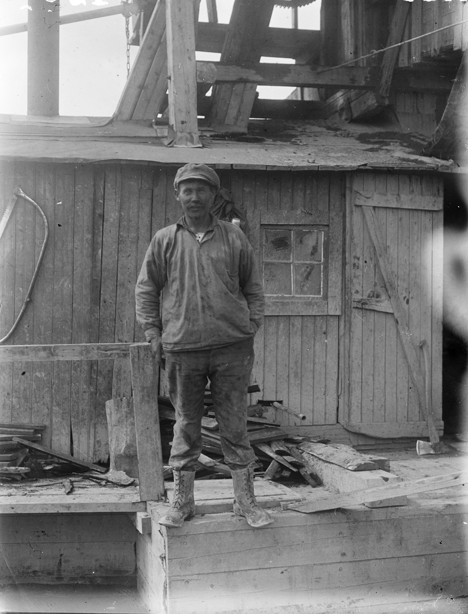 Mudderarbetare i Örsundaån, Altuna socken, Uppland 1928