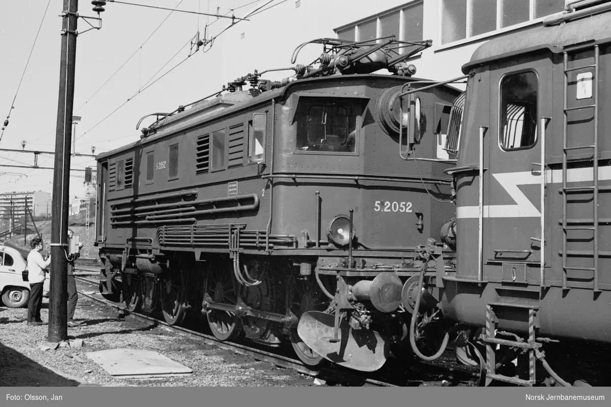 Elektrisk lokomotiv type El 5 nr. 2052 ved "Ishuset" i Lodalen, Oslo.
