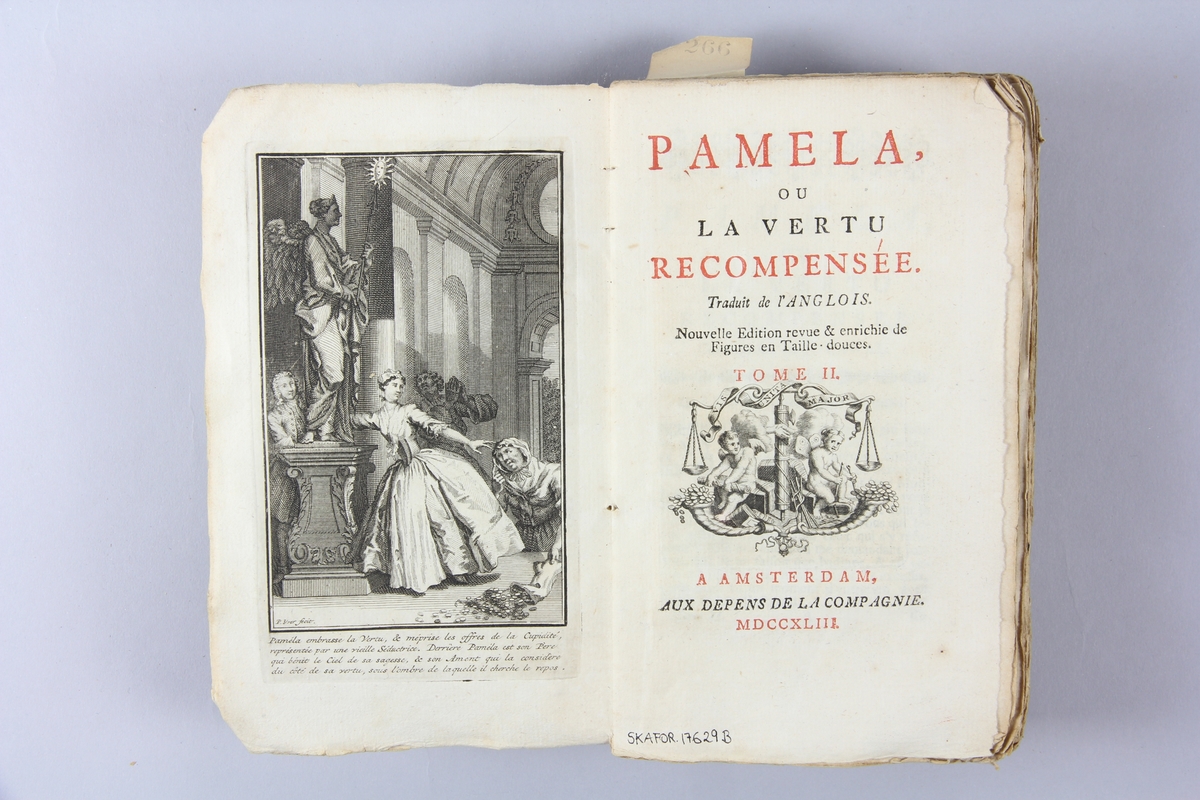 Bok, " Pamela ou la vertu recompensée", del 2, tryckt 1743 i Amsterdam. Pärm av marmorerat papper, oskuret snitt. Blekt rygg med pappersetikett med volymens namn och samlingsnummer.