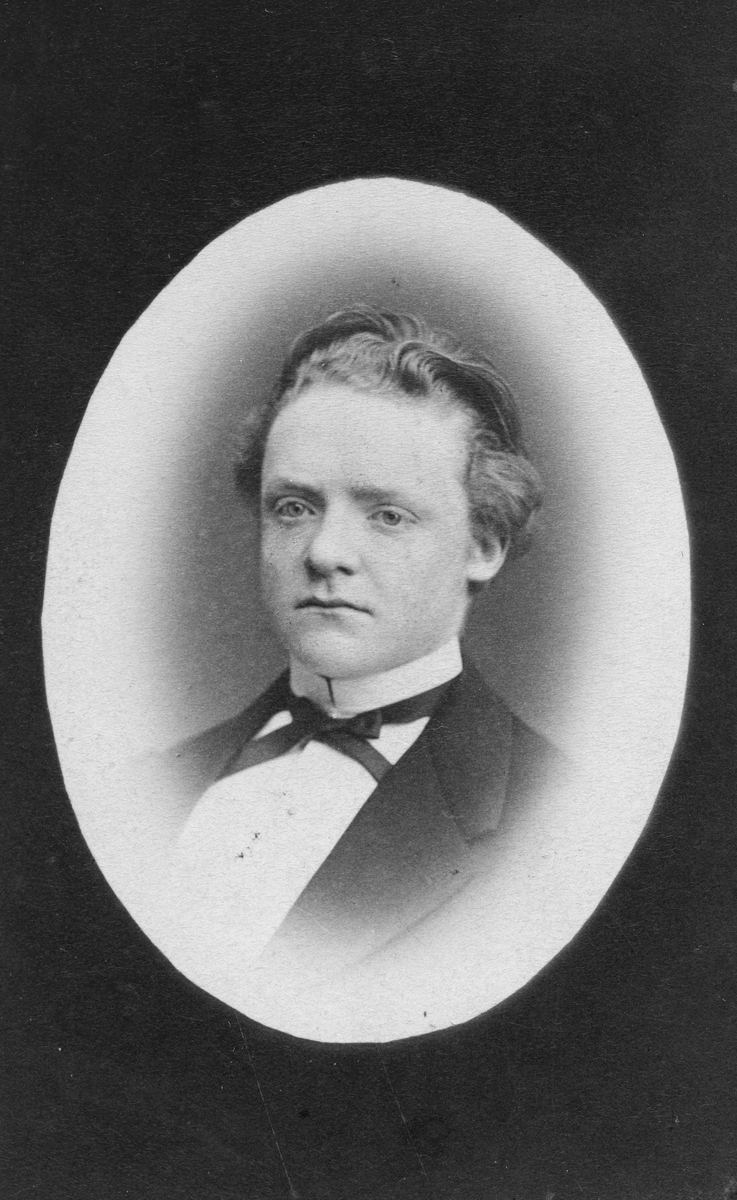 H. Arbman, son till Gottfried Arbman, apotekare.