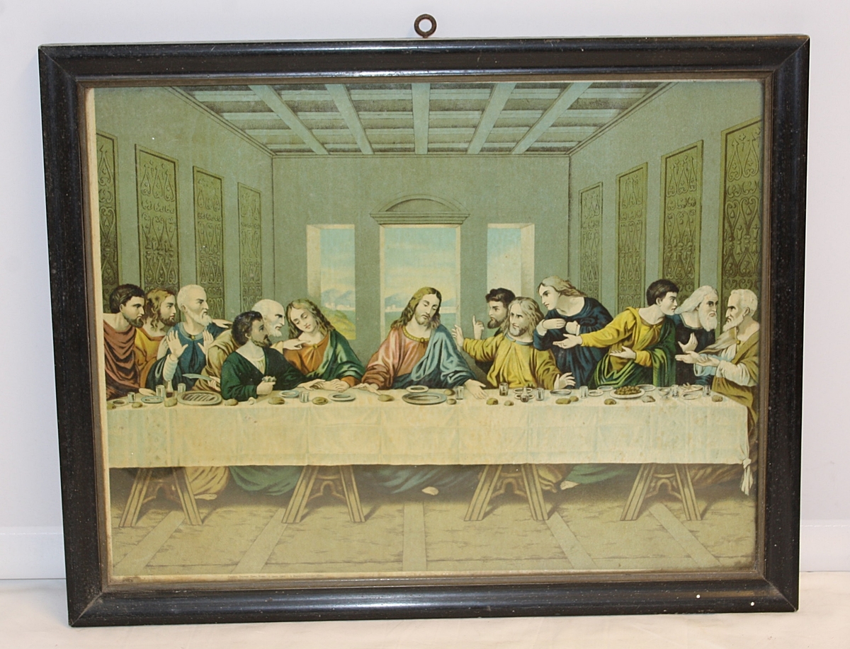 Motiv: Jesu siste måltid med displane, med Jesus i midten. Kopi av Leonardo Da Vincis maleri; "Nattverden" frå 1498.