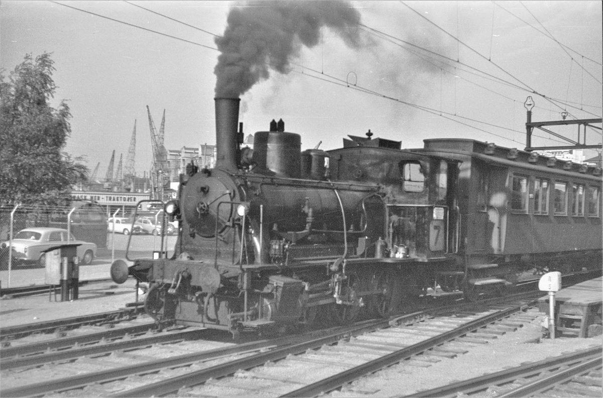 Damplokomotiv type 25e nr. 489 i skiftetjeneste på Oslo Østbanestasjon.